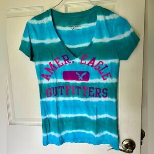 AE Outfitters V-neck short sleeve tee. Super soft & light. Awesome colors. Large